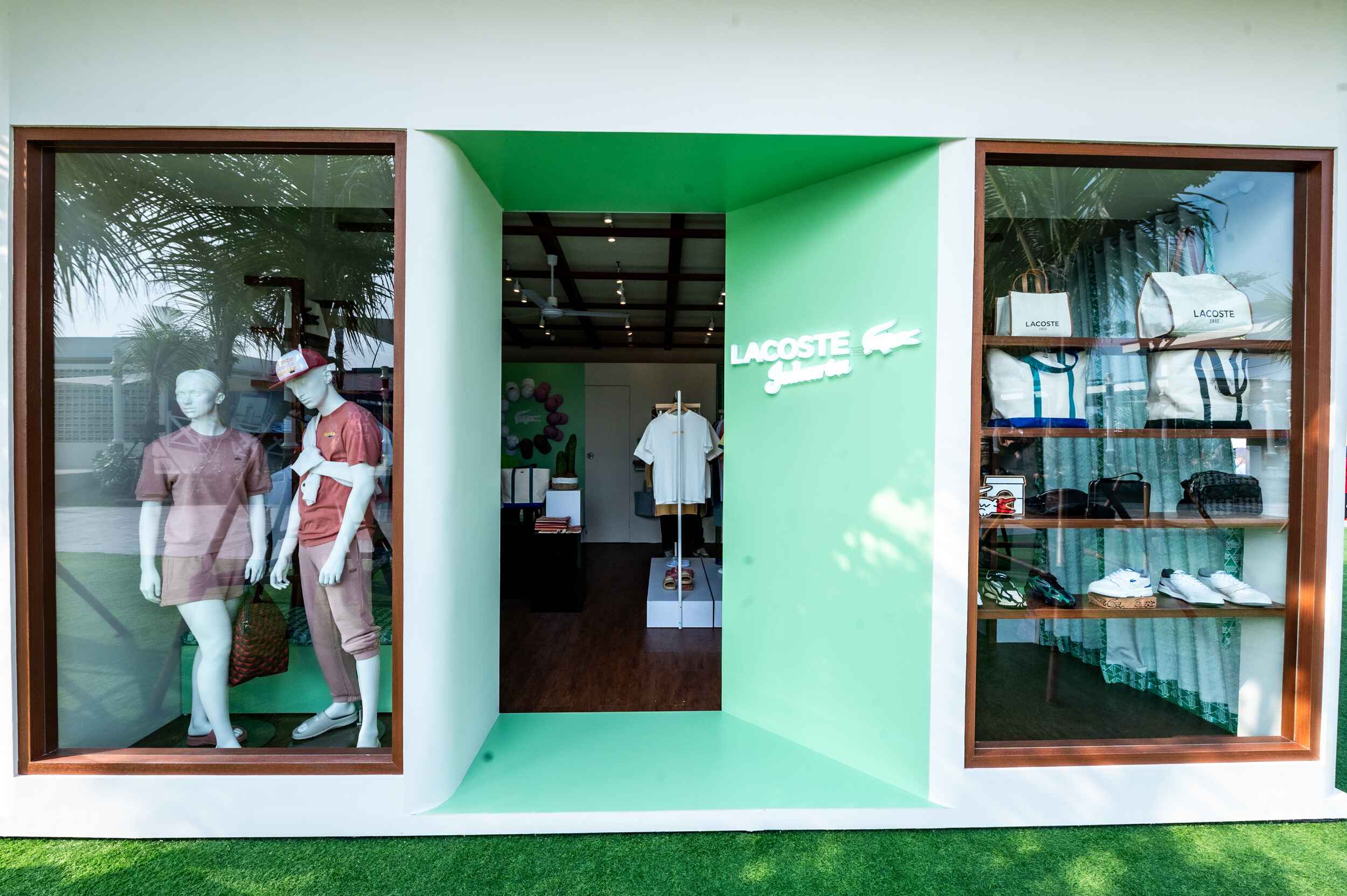 Pop Up Booth Lacoste Hadirkan Koleksi Bertajuk Win Summer The French Way