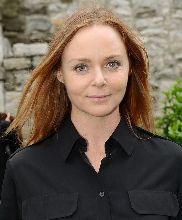 Stella McCartney mendesain Pita Putih Virtual Hari Anti Kekerasan pada Wanita