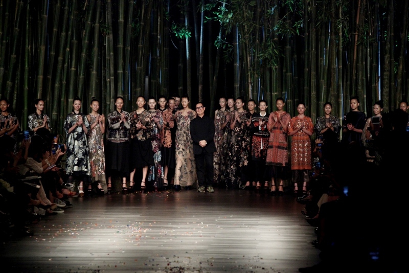 Pesona Oriental dan Tradisional di Peragaan Busana Biyan