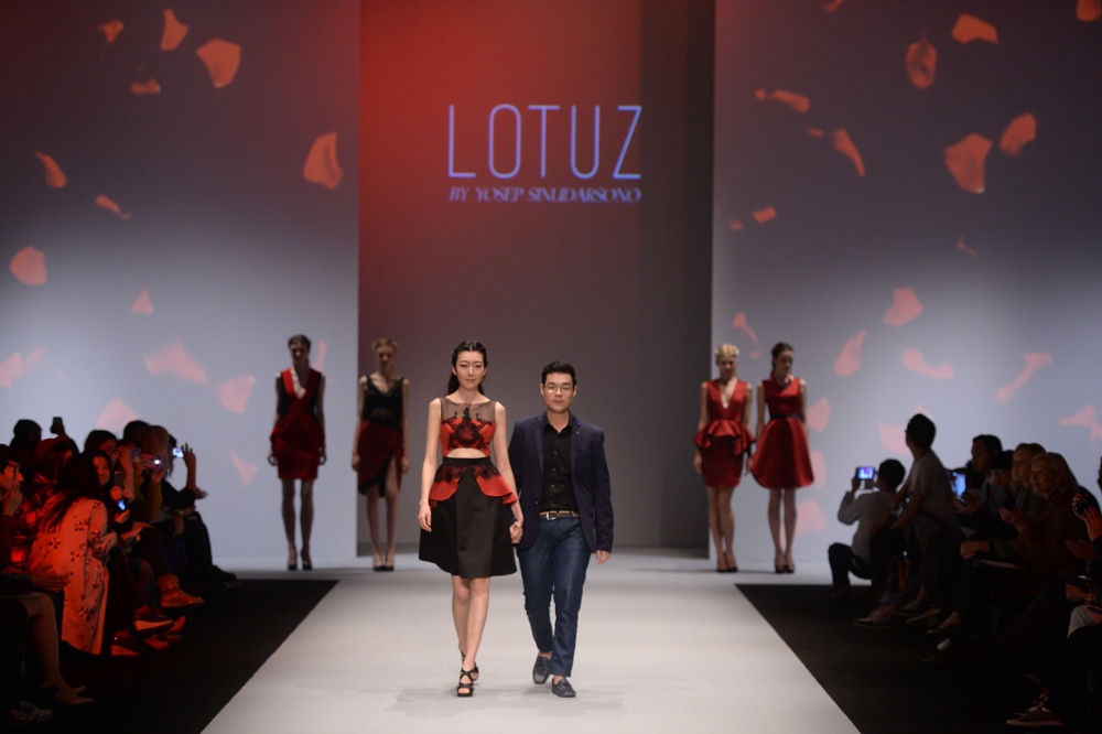 La Rose - Lotuz by Yosep Sinudarsono