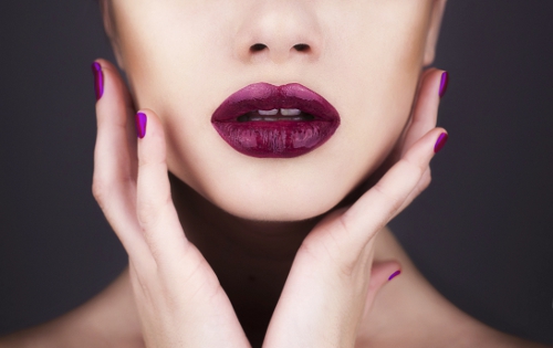 Sensasi Bibir Kylie Jenner