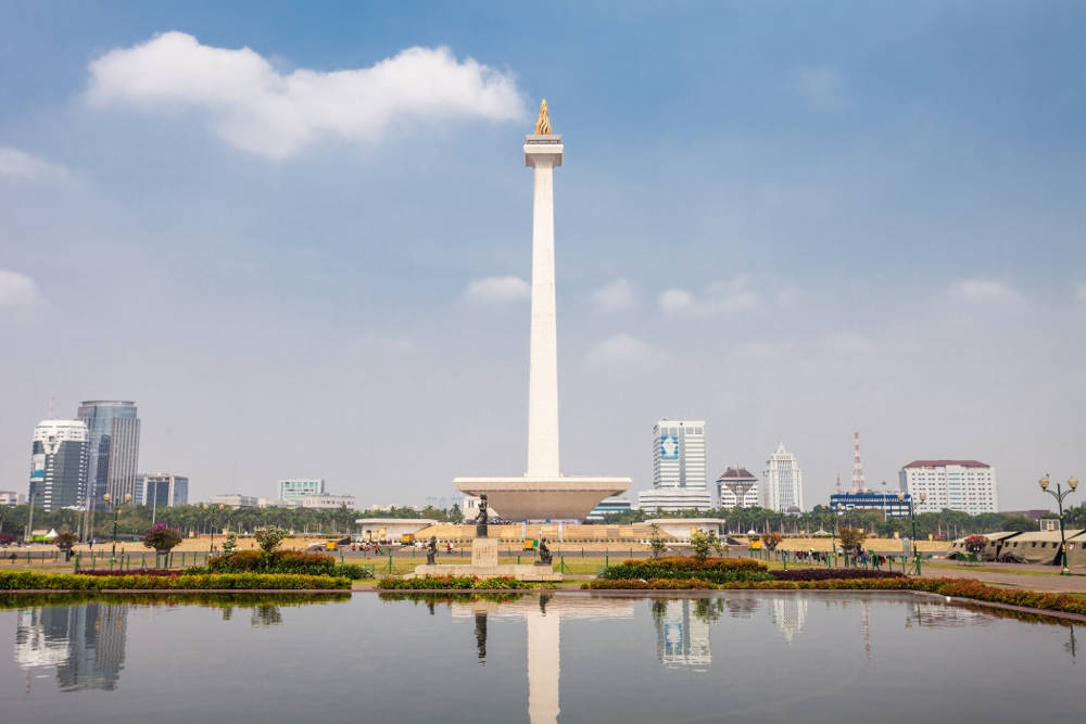 Wisata Keliling Jakarta Naik Bus