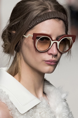 Tren Kacamata Hitam untuk Musim Panas