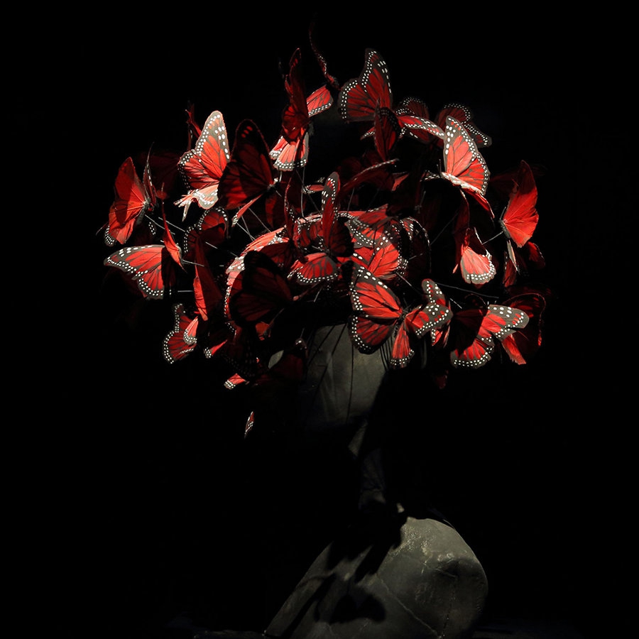 Menilik Pameran Alexander McQueen di London