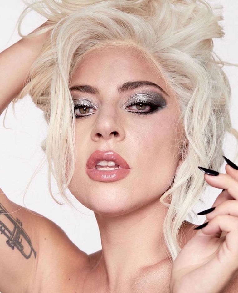 Foto Promo Kosmetik Milik Lady Gaga Akhirnya Terungkap!