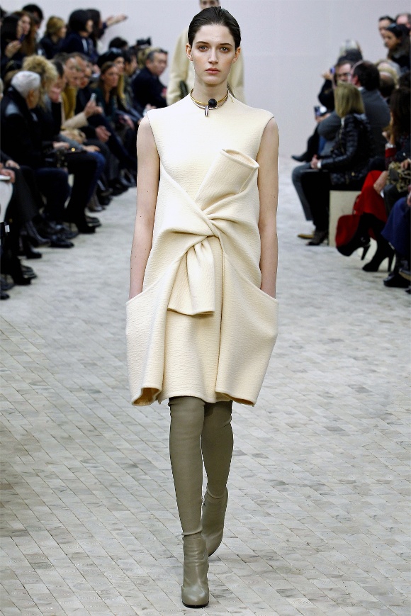 Inspirasi Busana dari Paris Fashion Week