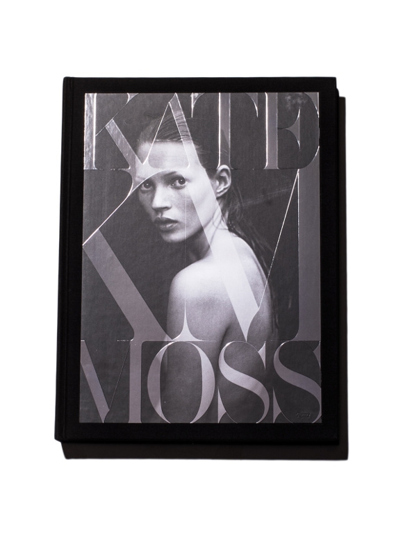 Kate Moss Meluncurkan Buku Tentang Dirinya