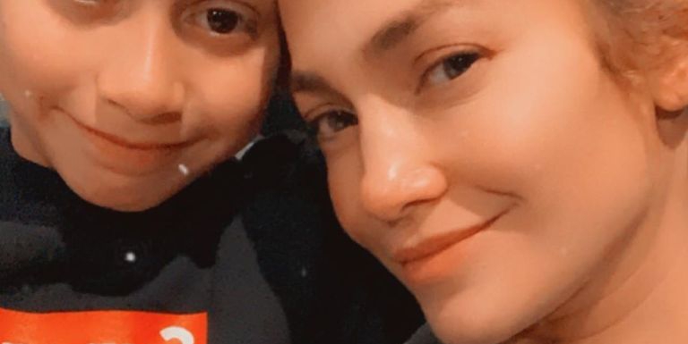Jennifer Lopez Unggah Foto Tanpa Makeup di Instagram