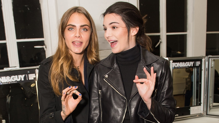 Cara Menyebutkan Nama Desainer Fashion