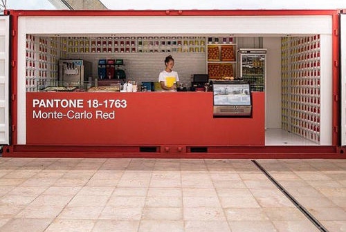Mencicipi Warna di Pantone Cafe