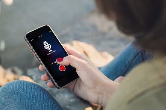 4 Aplikasi Karaoke untuk Penggemar Tarik Suara