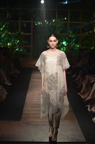 Denny Wirawan dan Balijava Batik Kudus Spring/Summer 16