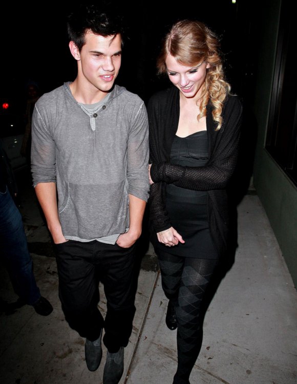 Busana Taylor Swift Tiru Mantan Pacar