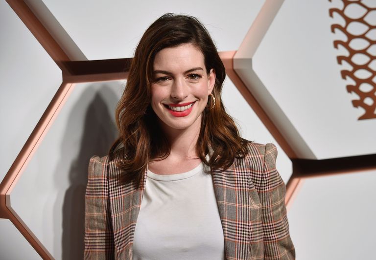 Anne Hathaway Terlibat di Film Komedi Romantis Masa Pandemi