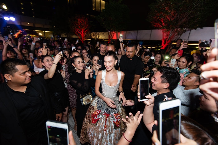 Kehadiran Supermodel Bella Hadid di Pesta TAG Heuer