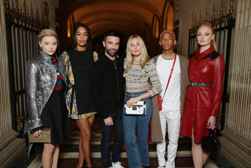 Aksi Selebriti di Fashion Show Louis Vuitton FW 2018