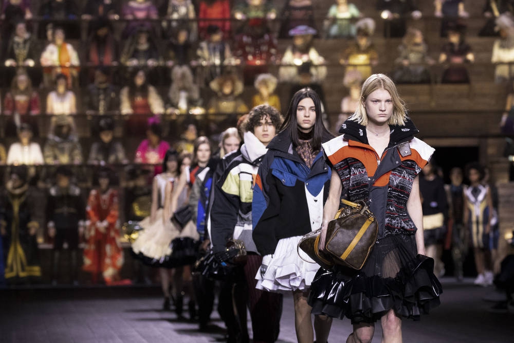 Anakronisme Gaya dari Rumah Mode Louis Vuitton