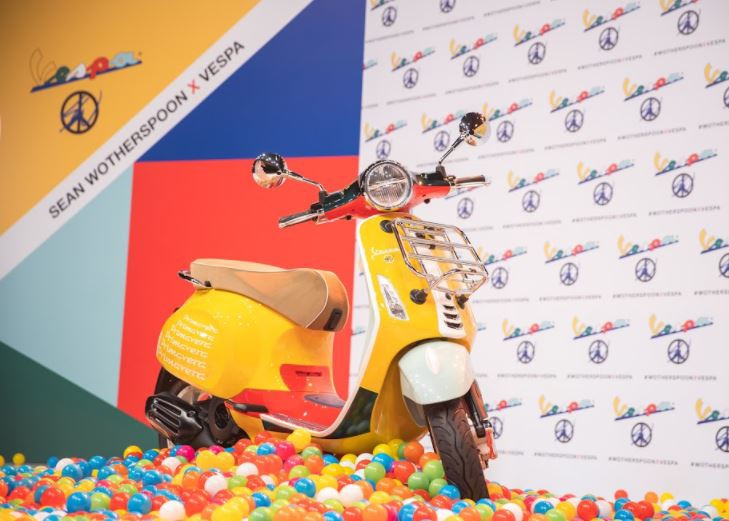 Kolaborasi Penuh Warna Persembahan Vespa & Sean Wotherspoon