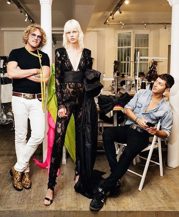 Presentasi Label Pribadi Peter Dundas