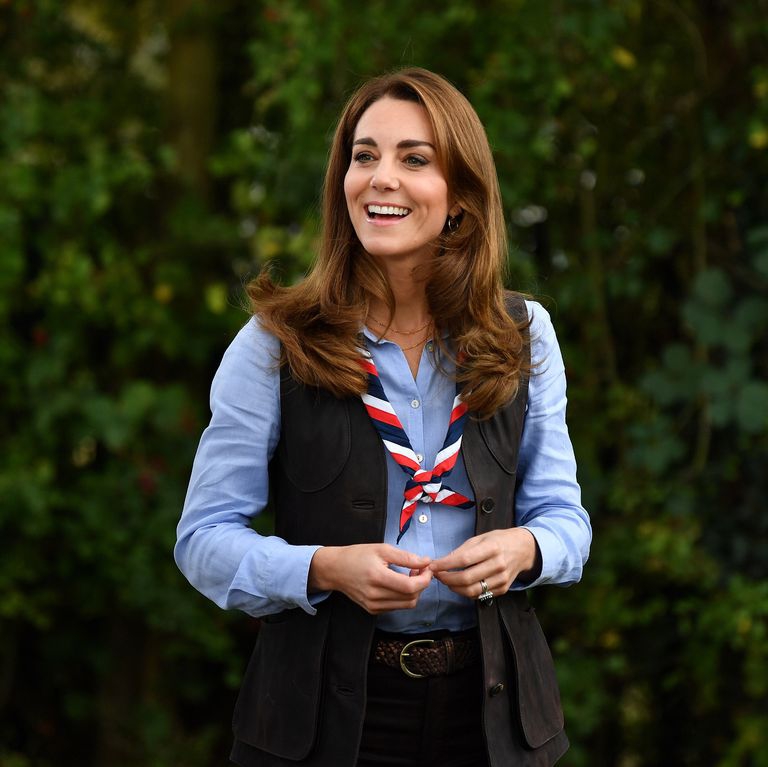 Kate Middleton Padukan Skinny Jeans dan Sepatu Hiking Boots