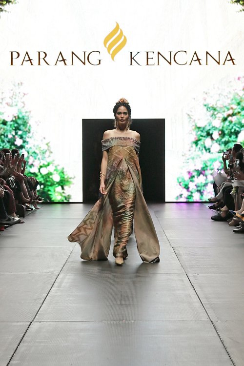 6 Gaun Favorit dari Presentasi Parang Kencana