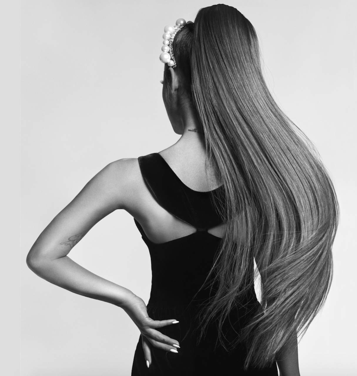 Ariana Grande Menjadi Wajah Baru Givenchy
