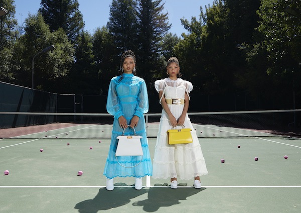 Fendi Mengajak Penyanyi Chloe x Halle di Kampanye Peekaboo