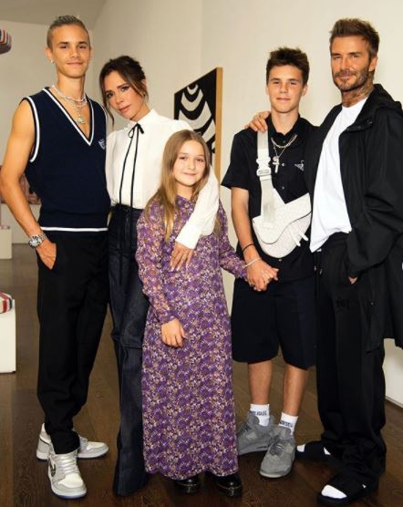 Keluarga Beckham Tunjukkan Dukungan Kepada Victoria Beckham