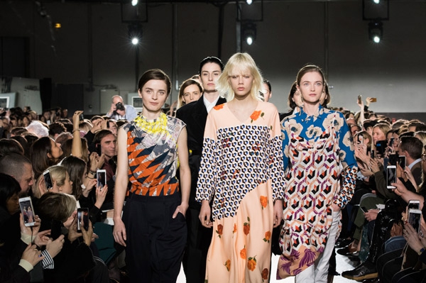 Dries van Noten Meluncurkan Buku Retrospektif