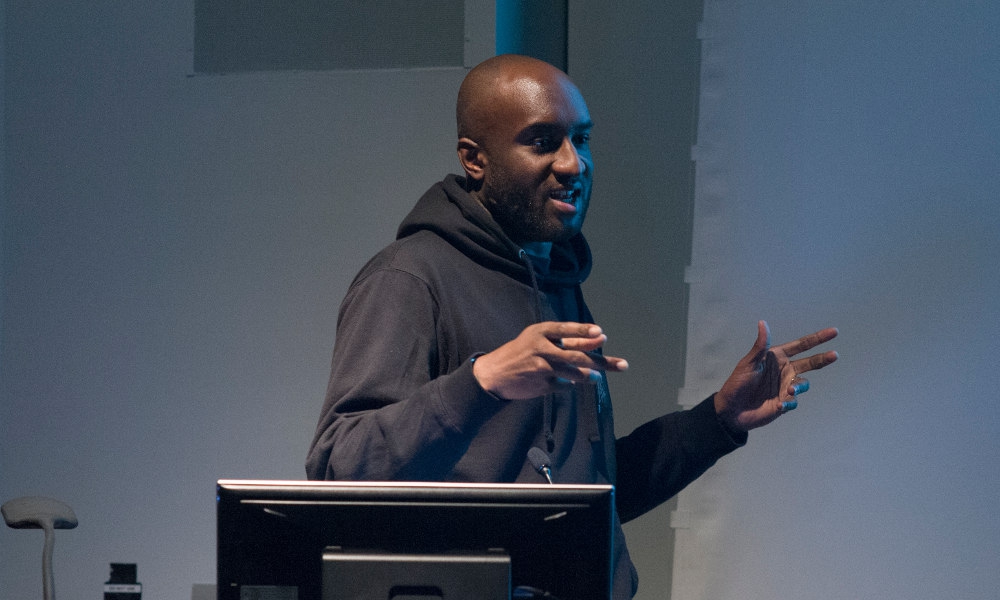 Virgil Abloh untuk pertama kalinya menampilkan koleksi busana pria