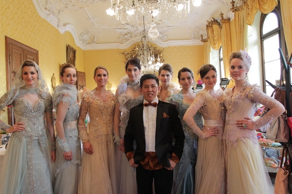 Kebaya Ferry Sunarto Jangkau Jerman