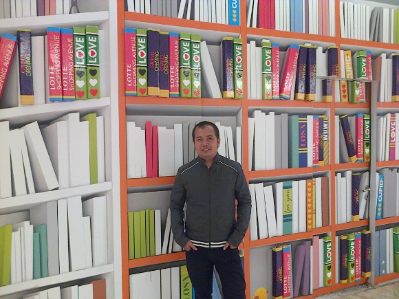 Penulis Kontributor Terbaru: Syahmedi Dean