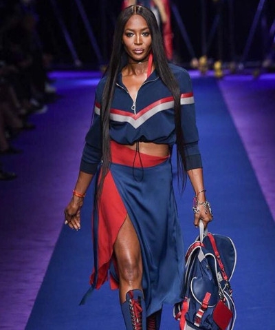 Naomi Campbell untuk Versace