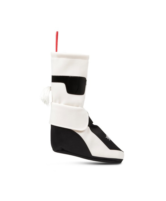 Kaos Kaki Rancangan Karl Lagerfeld untuk Selfridges