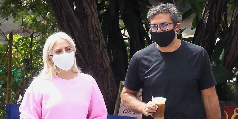 Lady Gaga Pergi Membeli Kopi Tanpa Celana!