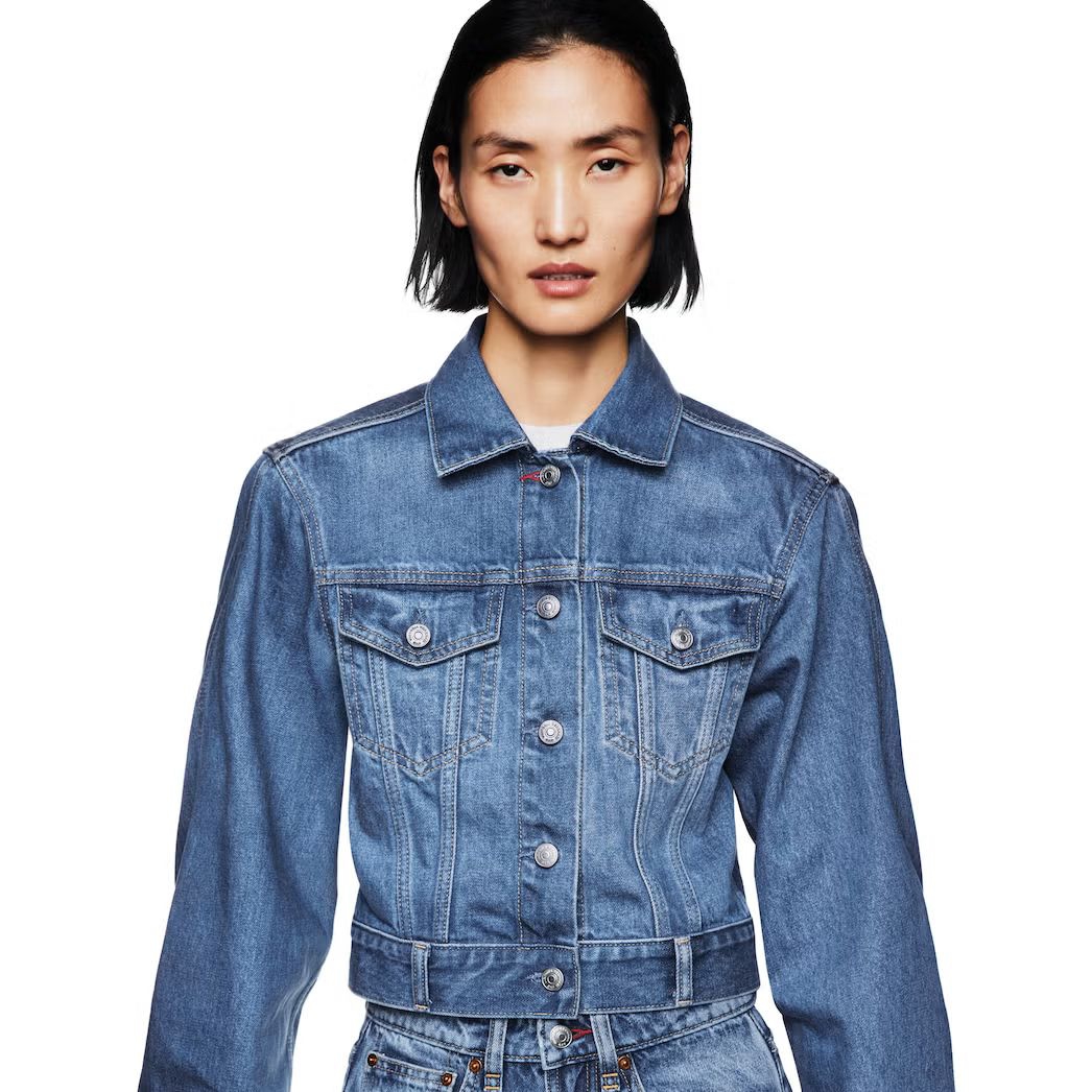 Victoria Beckham Resmi Jadi Kolaborator Terbaru Gap