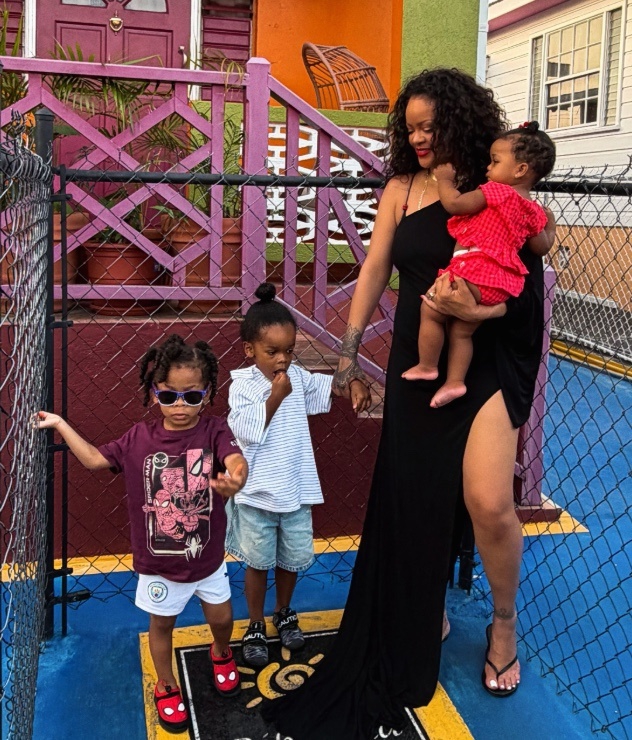 Rihanna Bagikan Video Langka dan Menggemaskan Ketiga Anaknya di Barbados