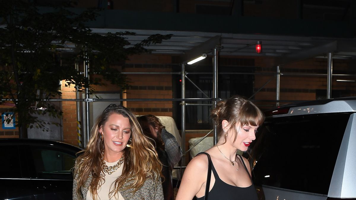Taylor Swift, Sophie Turner, Blake Lively, dan Brittany Mahomes Makan Malam Bersama
