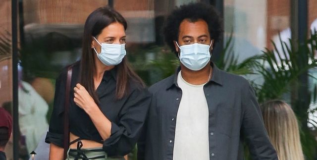 Penampilan Kembar Katie Holmes dengan Pacarnya, Bobby Wooten
