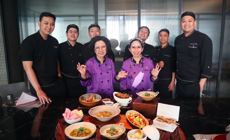 Restoran 1945 Di Fairmont Jakarta Berkolaborasi Dengan Sisca Soewitomo ...