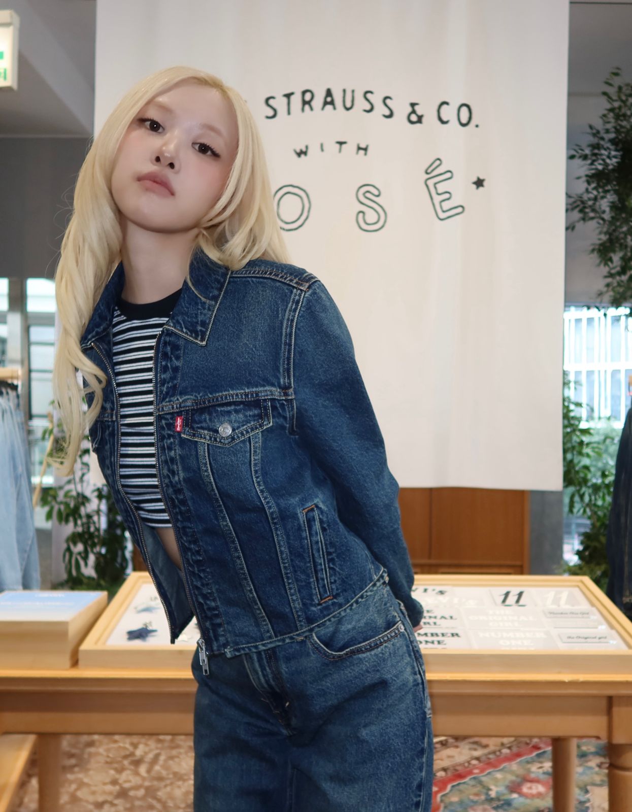 Ros&eacute; & Levi&rsquo;s Hadirkan Koleksi Kolaborasi Bertajuk The Original Girl