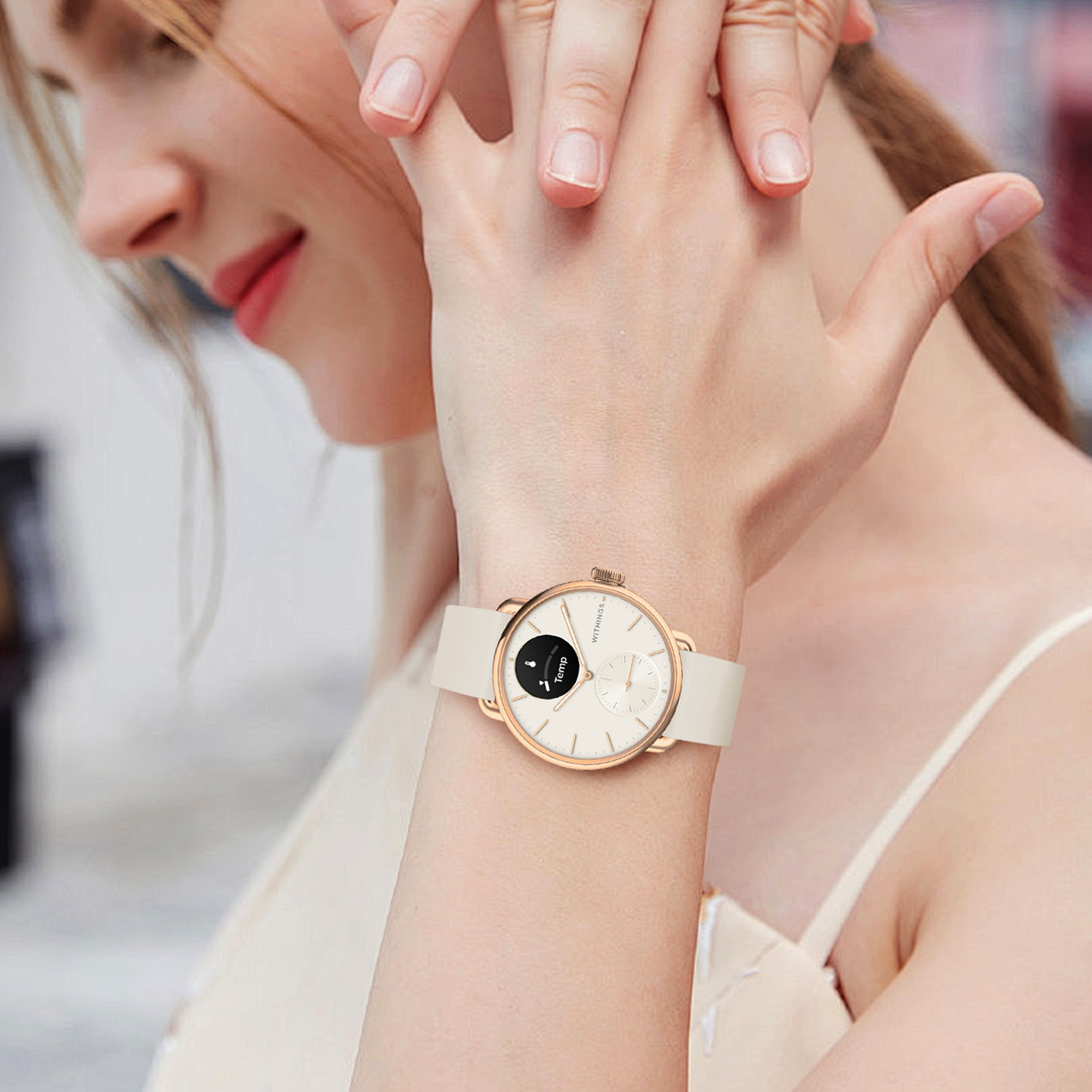 Smartwatch Feminin yang Memadukan Teknologi dan Keanggunan