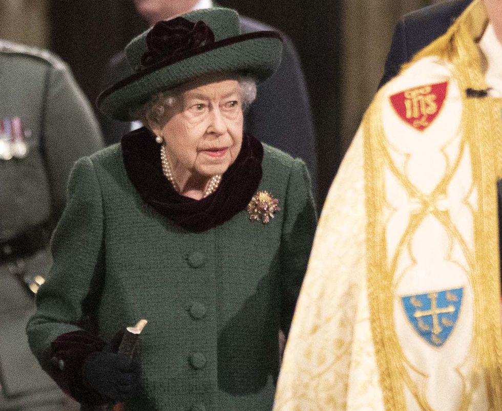 Makna Emosional Di Balik Baju Warna Hijau yang Dikenakan oleh Ratu Elizabeth pada Acara Peringatan Meninggalnya Pangeran Philip