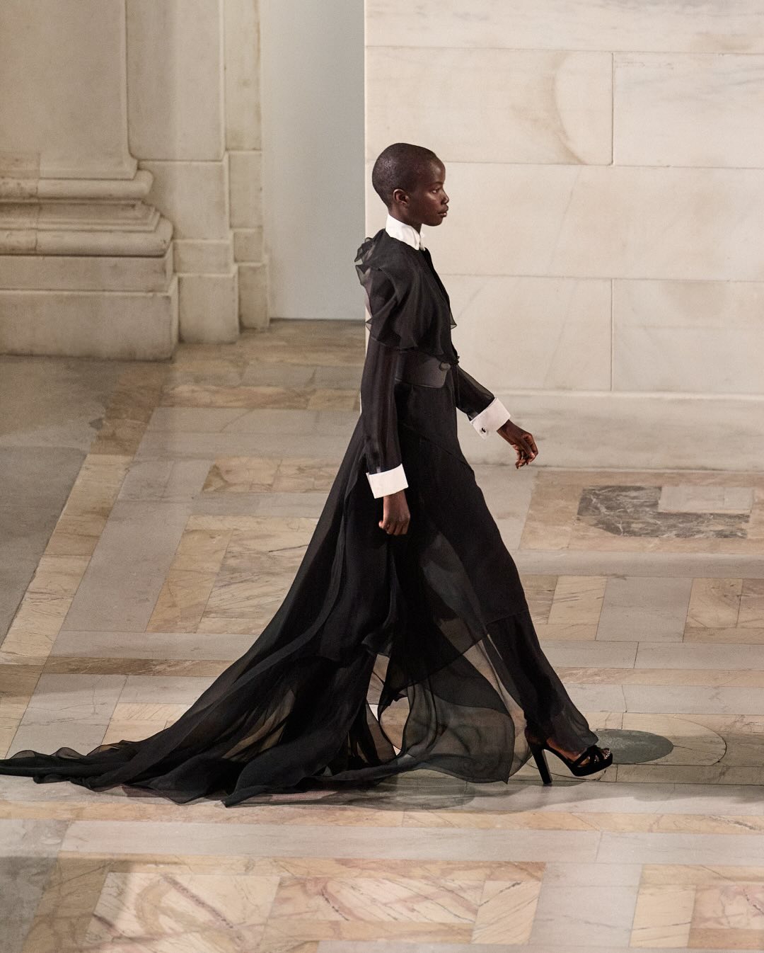 Menyusuri Romantika Musim Gugur Bersama Ralph Lauren Fall 2025