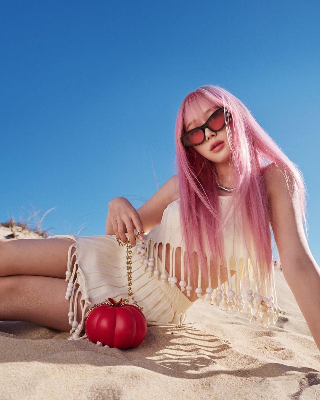 Giselle AESPA Bersinar dalam Kampanye Loewe Paula’s Ibiza 2025 di Keindahan Pantai Portugis