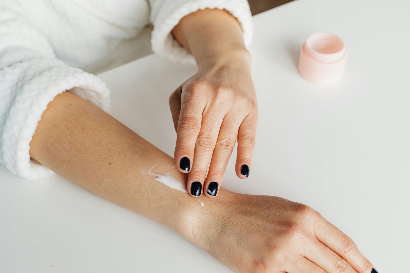 Panduan Lengkap Perbedaan Antara Lotion dan Cream yang Wajib Anda Tahu