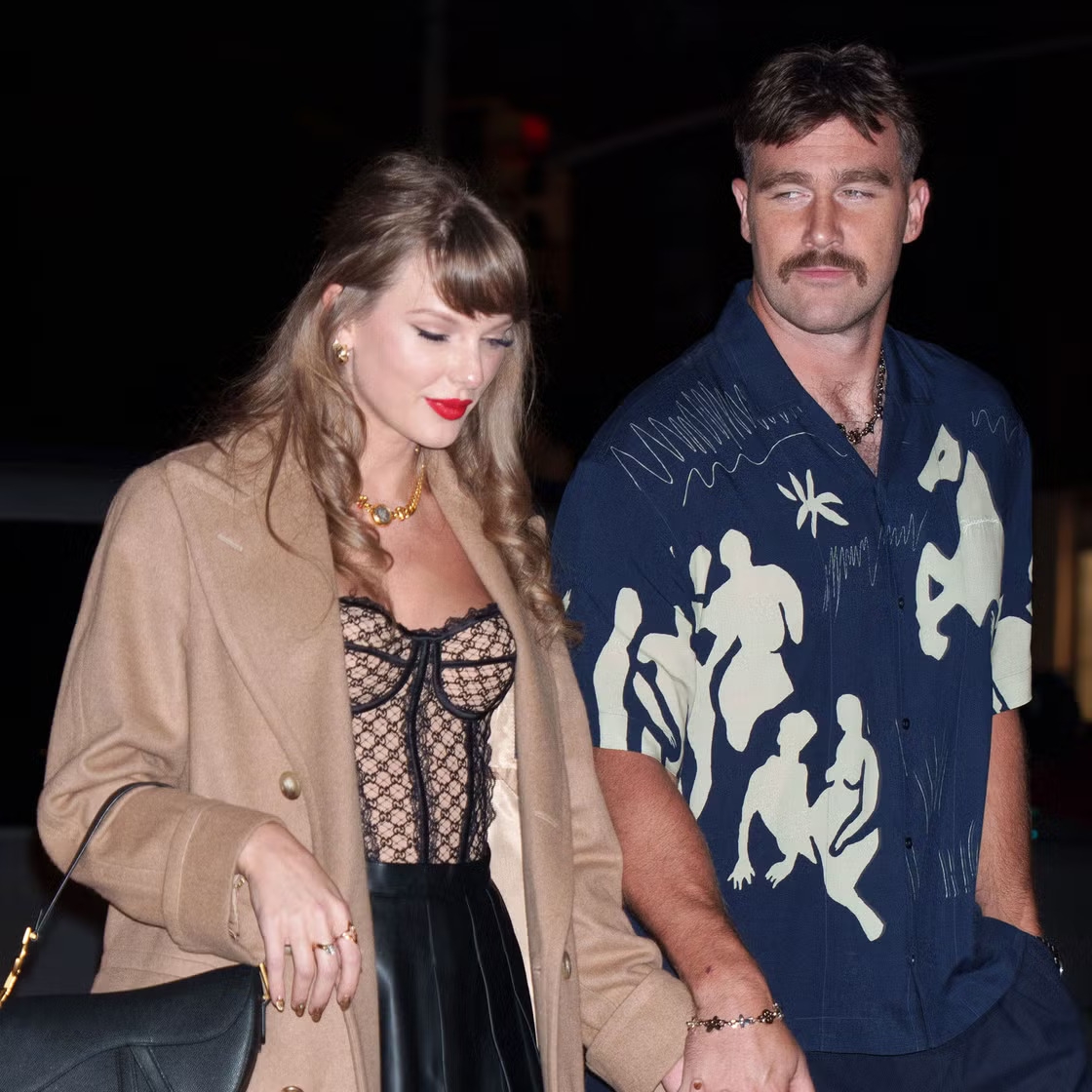 Alasan Kenapa Banyak Orang Pikir Taylor Swift dan Travis Kelce Diam-Diam Sudah Menikah