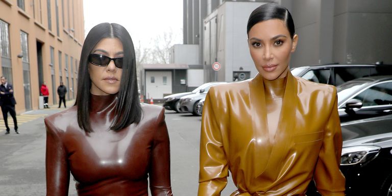 Kim Kardashian Dilaporkan sedang Tidur Saat Kourtney & Travis Barker Menikah