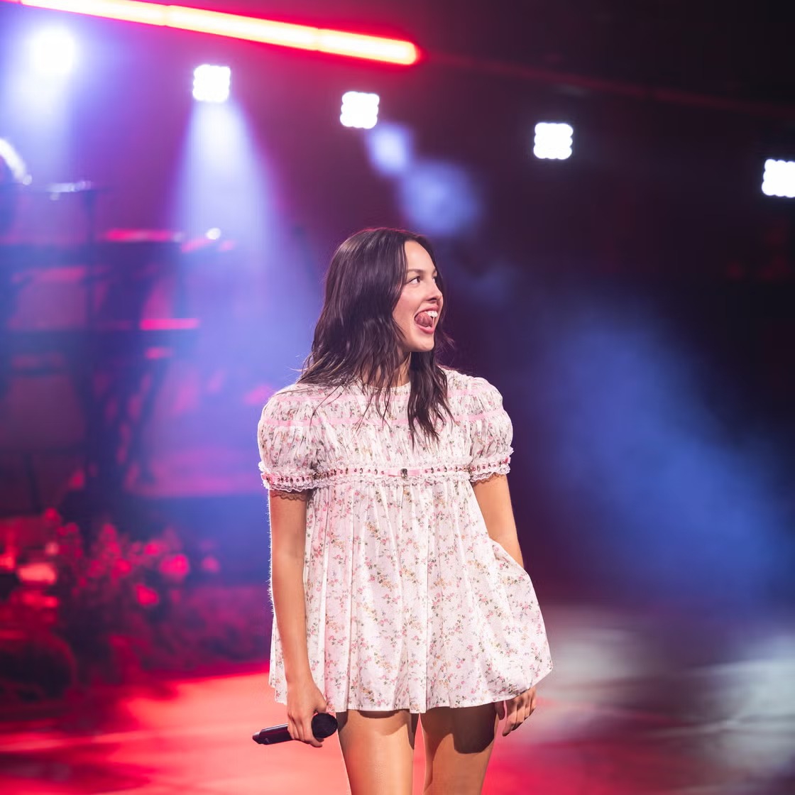 Asal Usul Punk di Balik Gaun Babydoll Olivia Rodrigo