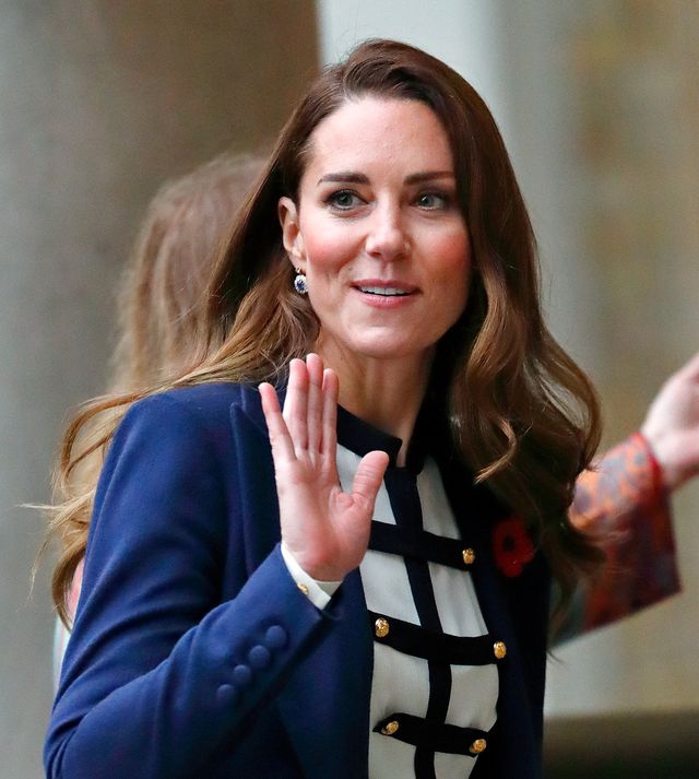 Kate Middleton Mengunjungi Museum Perang Kekaisaran London dengan Busana Terinspirasi Militer